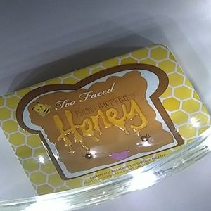 Too Faced Peanut butter and honey palette